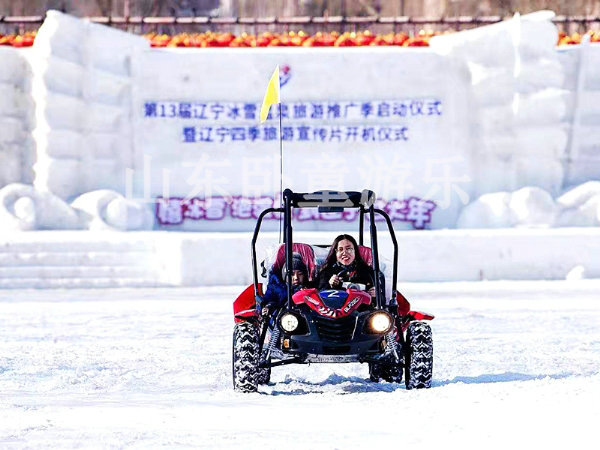 雪地摩托卡丁车