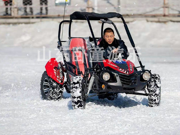 雪地摩托卡丁车