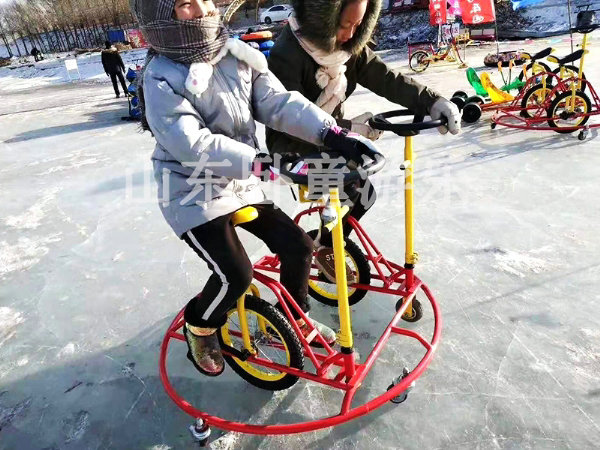 冰雪地自行车